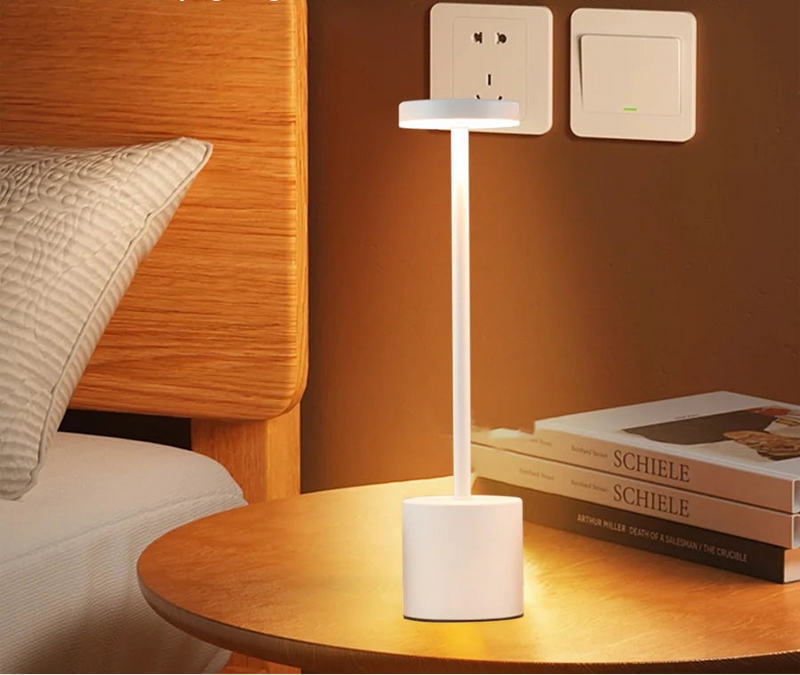 Luminária de Mesa Clássica Recarregável – LED Touch com Intensidade Ajustável