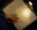 Luminária Portátil Recarregável para Leitura – Flexível, LED e Compacta